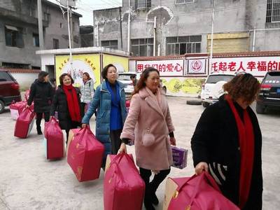 务川自治县女企业家商会开展"春节送温暖活动"