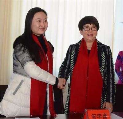 内蒙古女企业家商会爱心助学公益行从大兴安出发